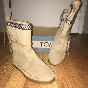 TOMS Nepal Boot Sand Suede